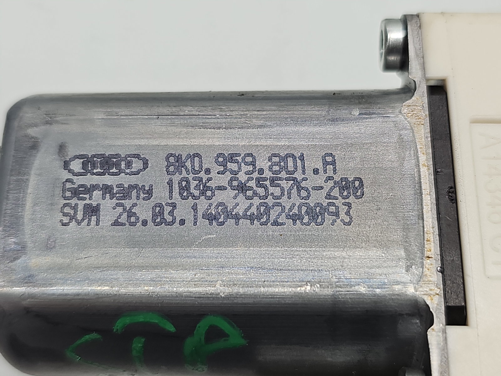 Motoras geam stanga fata Skoda Superb II (3T5) [Fabr 2009-2015] Break Facelift 8K0959801A - imagine 4