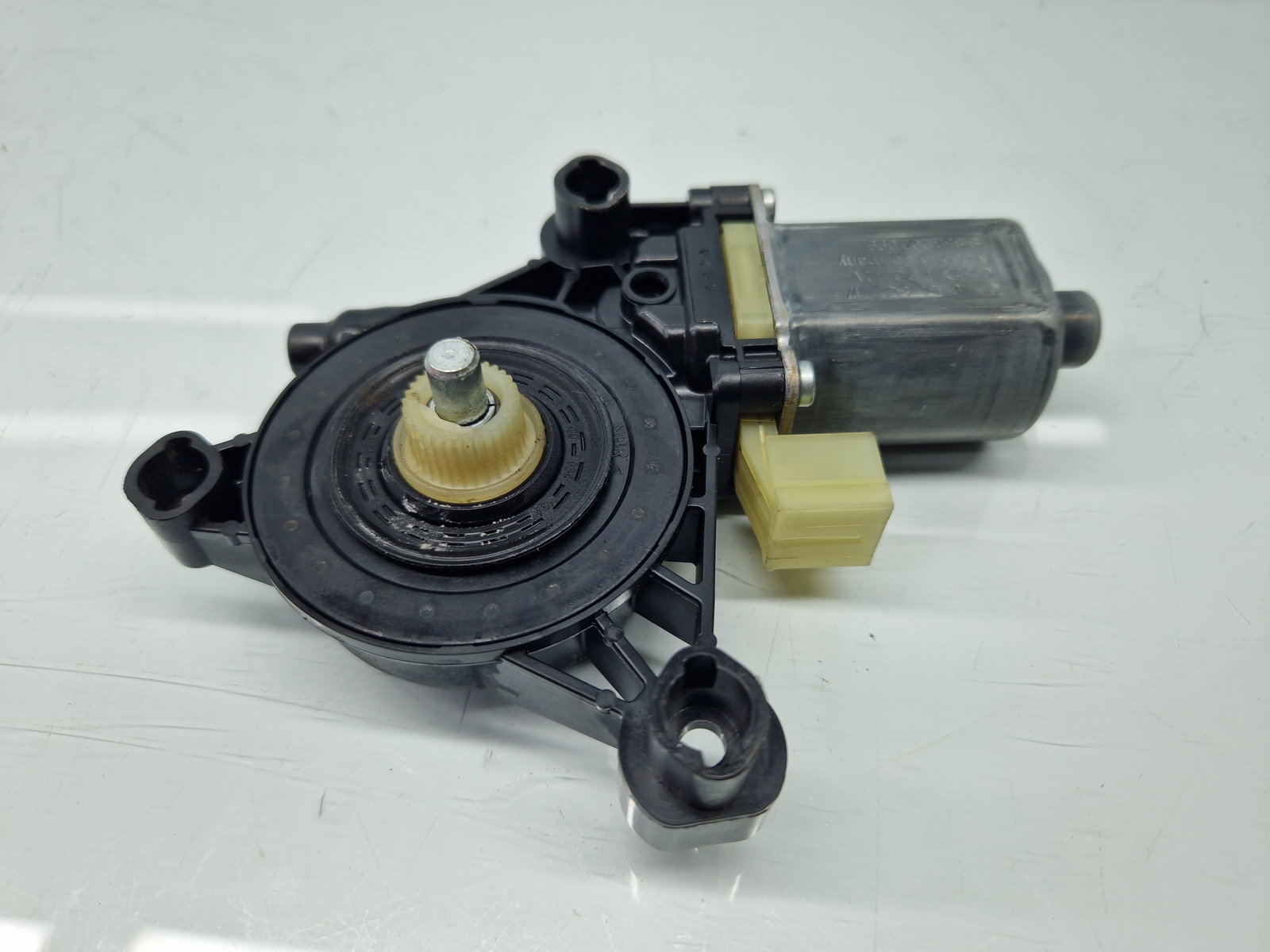 Motoras geam dreapta fata AUDI A3 (8VS) [Fabr 2013-prezent] Berlina S-line 5Q0959801B - imagine 1