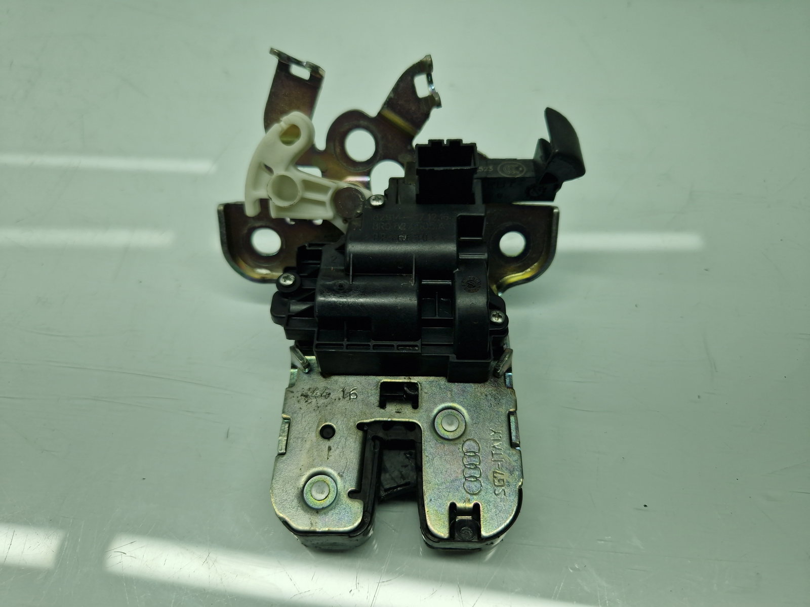 Broasca haion Skoda Octavia 3 (5E3) [Fabr 2012-2020] Berlina 8R0827505A - imagine 2