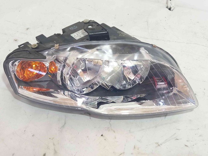 Far dreapta OEM Audi A4 (8EC, B7) [Fabr 2004-2008] 2.0 BLB