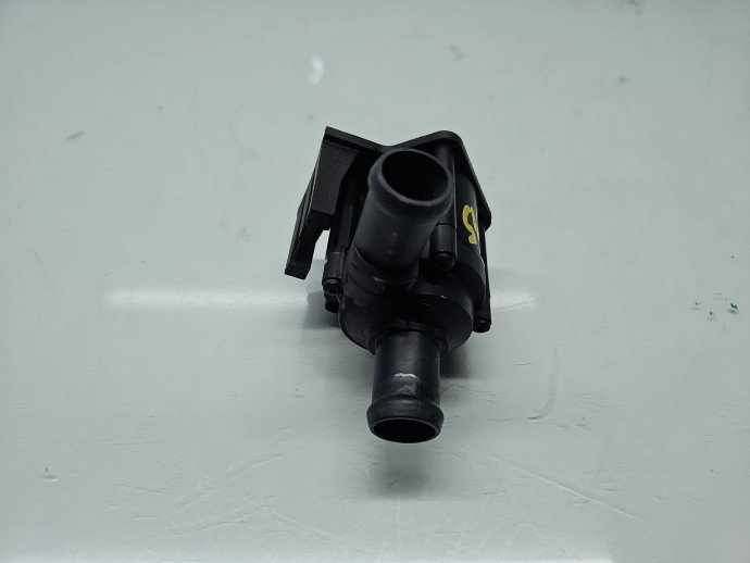 Pompa recirculare apa AUDI A5 (8T3) [Fabr 2007-2015] 8K0819147A 2.0 TDI CGLC 130KW / 177CP