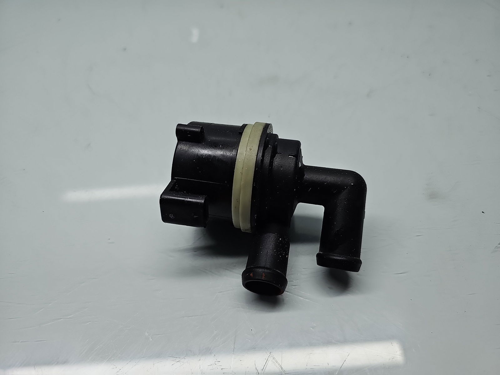 Pompa recirculare apa AUDI Q5 (8RB) [ Fabr 2008-2016] 5N0965561A 2.0 TDI CFFB 103KW / 140CP - imagine 5