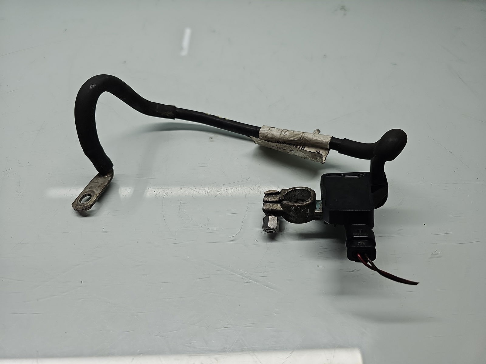 Borna baterie (-) Volkswagen Golf 6 (5K1) [Fabr 2009-2013] 1K0915181H - imagine 1