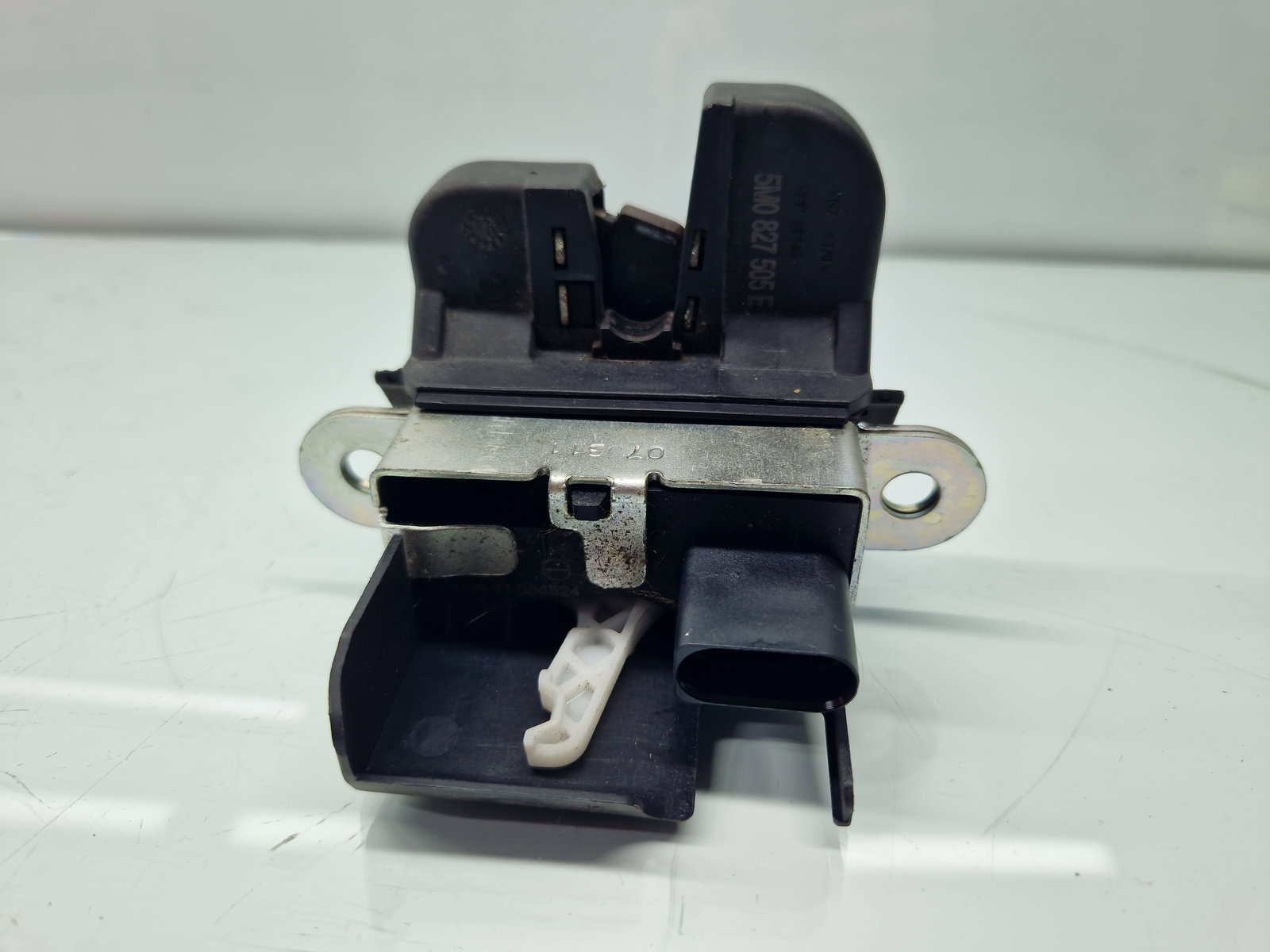 Broasca haion Volkswagen Tiguan (5N) [Fabr 2007-2016] SUV 5M0827505E - imagine 4