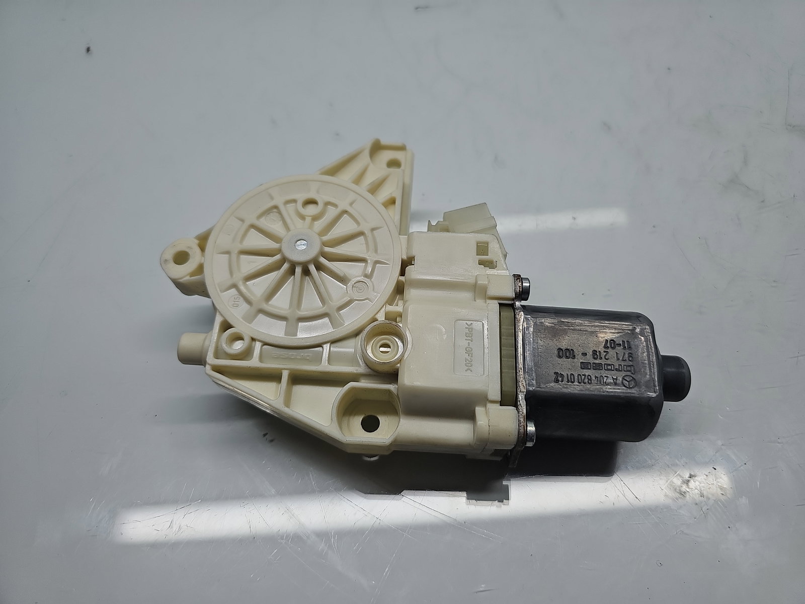 Motoras geam stanga fata Mercedes Clasa E (W212) [Fabr 2009-2016] Break AMG A2048200142 - imagine 3