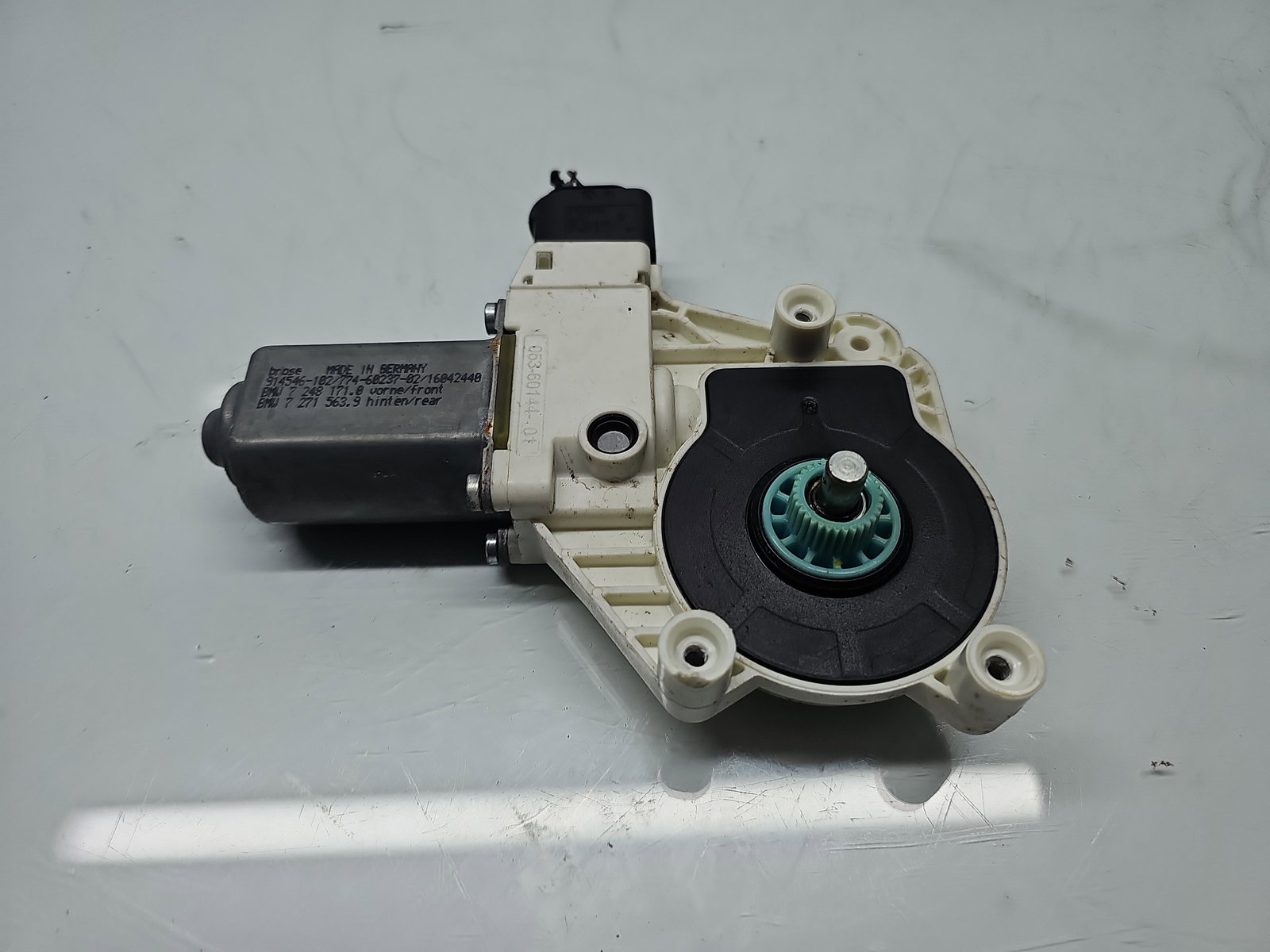 Motoras geam stanga fata Bmw 5 (F10) [Fabr 2011-2016] Berlina Pachet M 7248171.0 - imagine 2