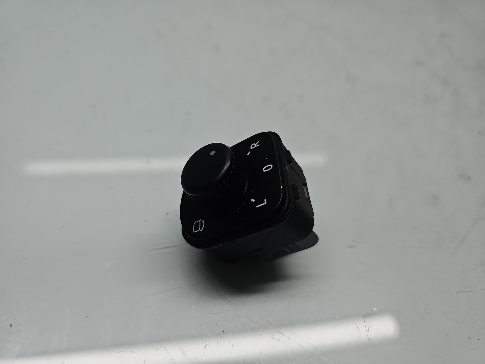 Buton reglaj oglinzi Skoda Superb II (3T5) [Fabr 2009-2015] 3T0959565A - imagine 1