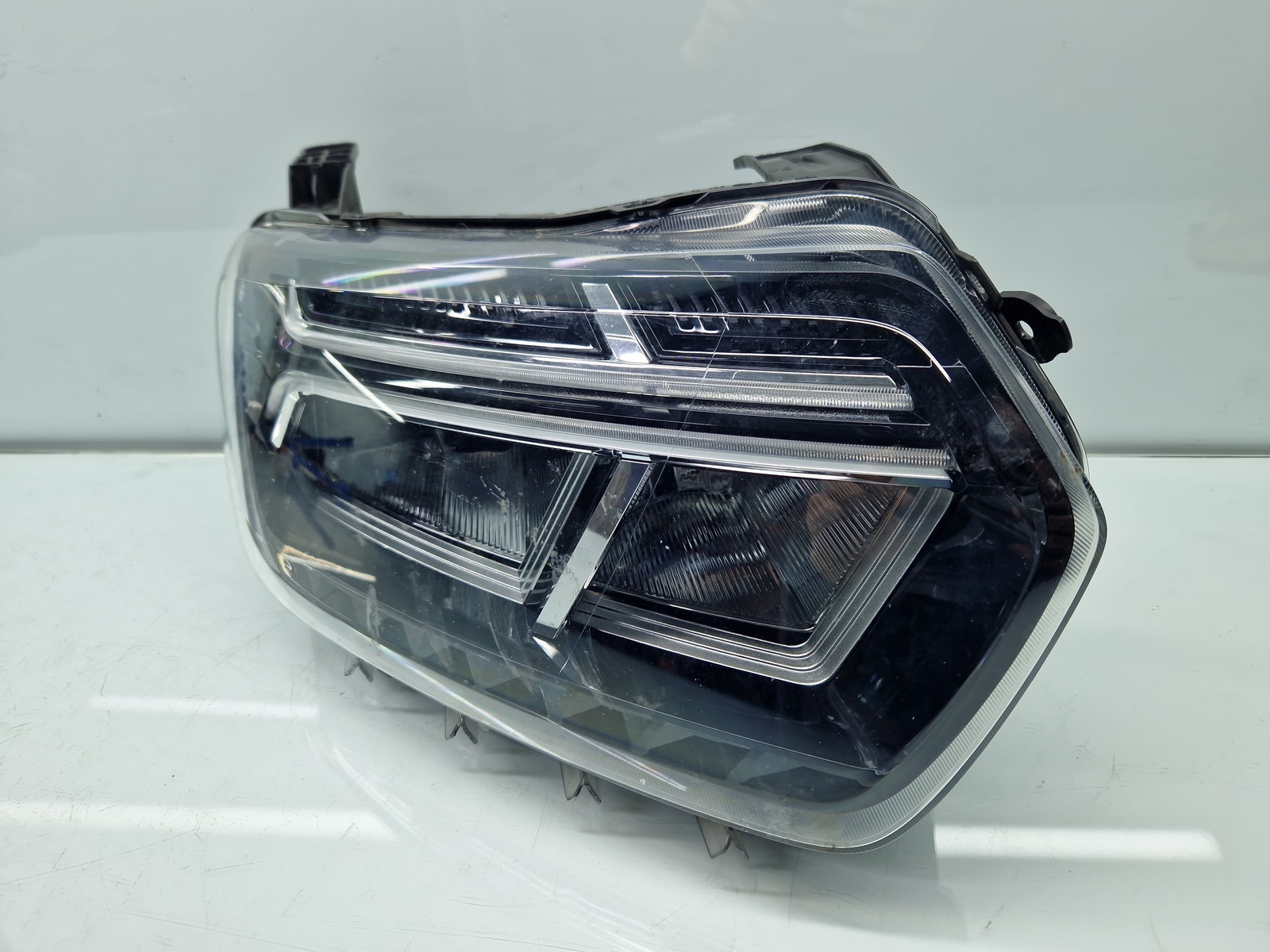 Far dreapta Dacia Duster 2 [Fabr 2017-2023] 260108076R - imagine 2