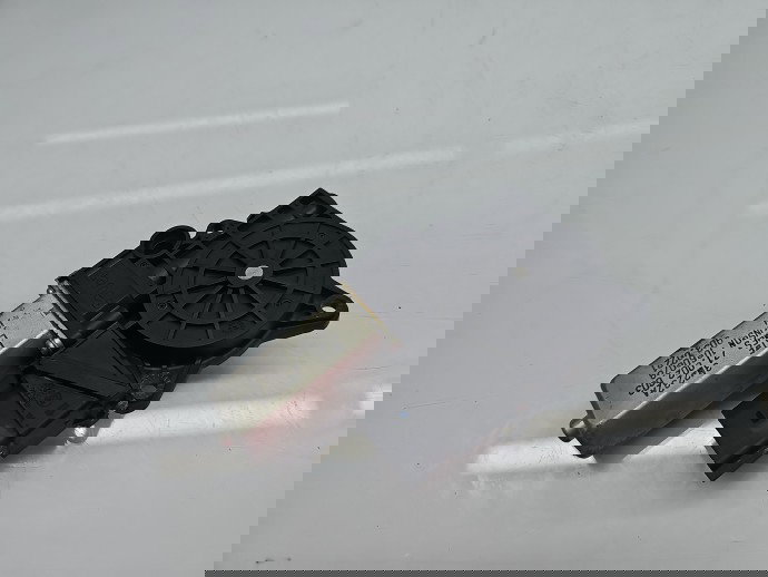 Motoras geam stanga spate Bmw 3 (E91) [Fabr 2005-2011] Break Facelift, Pachet M 9030221