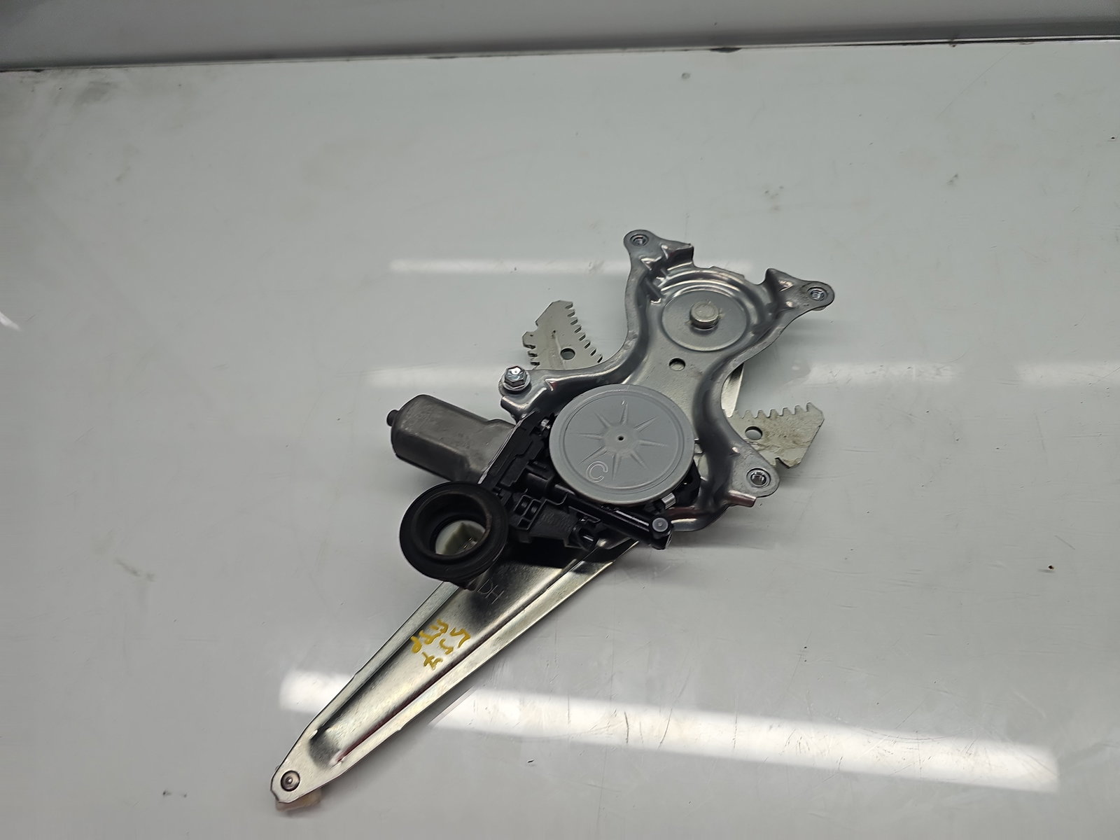 Macara electrica geam stanga spate Toyota Rav 4 IV (ZSA4, ALA4) [Fabr 2013-2018] SUV OEM - imagine 2