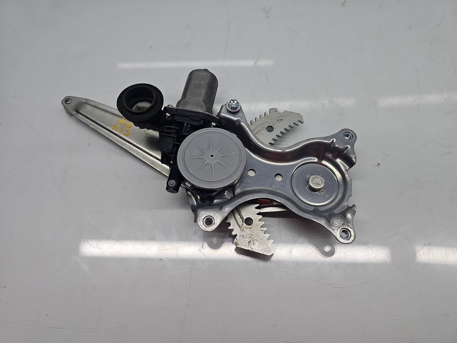 Macara electrica geam stanga spate Toyota Rav 4 IV (ZSA4, ALA4) [Fabr 2013-2018] SUV OEM - imagine 5