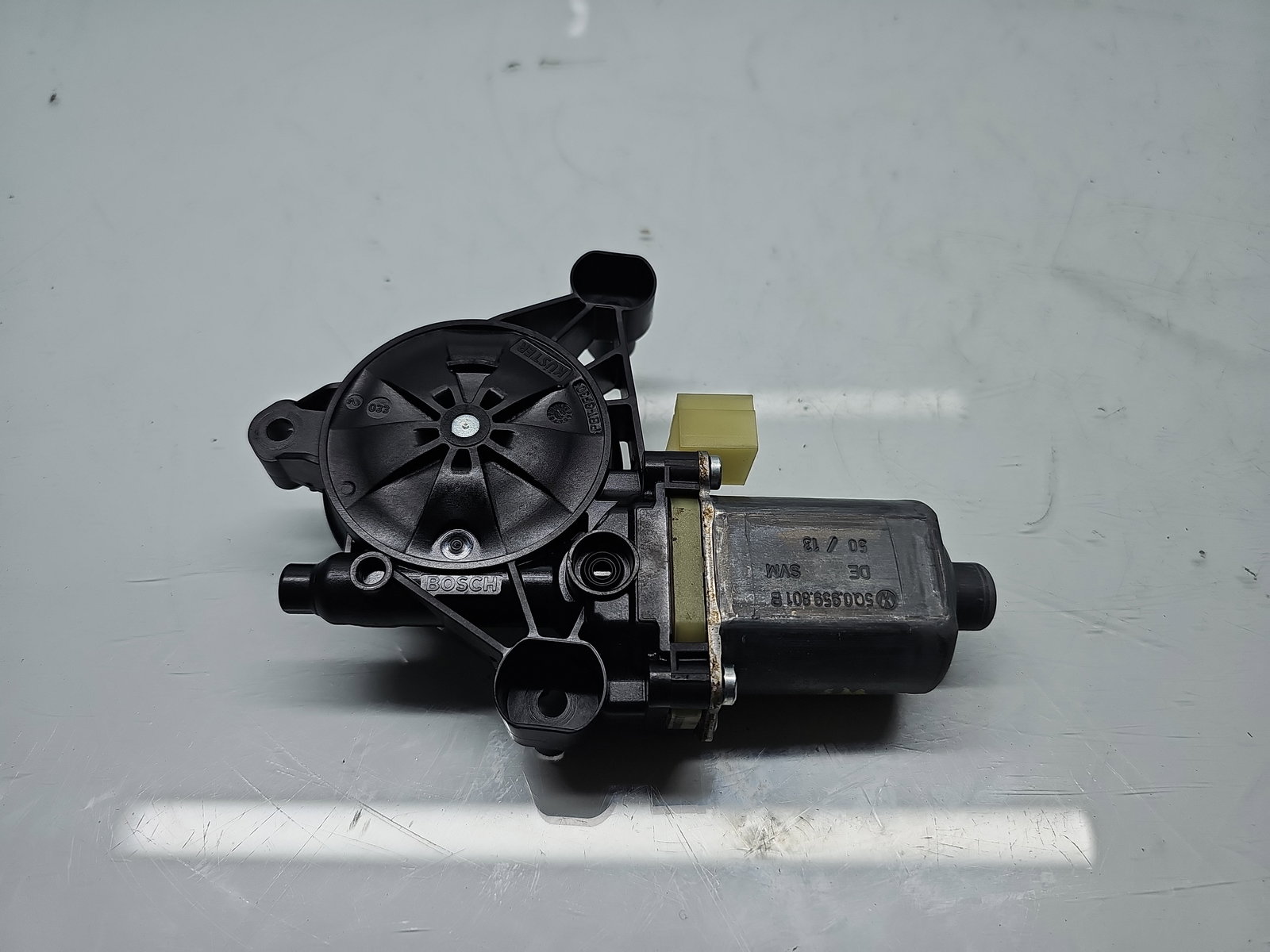 Motoras geam stanga fata Volkswagen Golf 7 (5G) [Fabr 2014-prezent] Hatchback 5Q0959801B - imagine 1