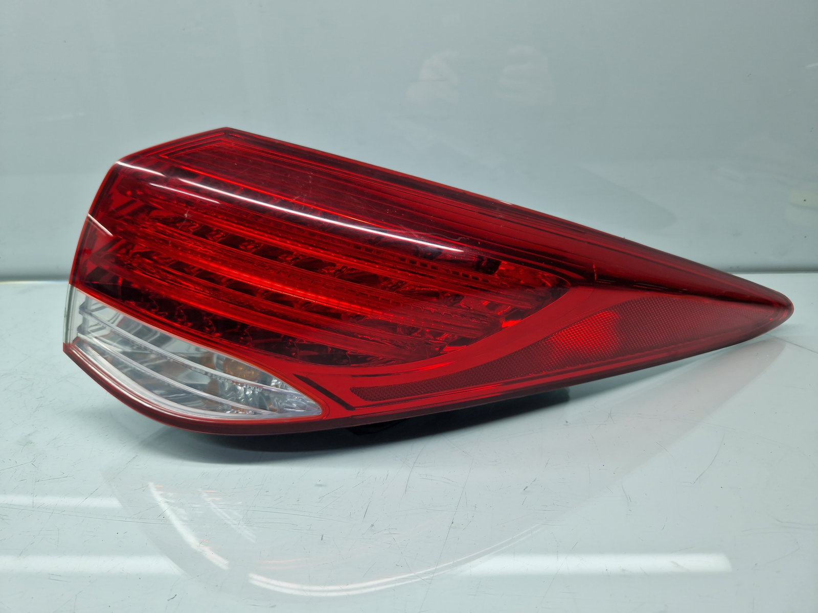 Stop aripa dreapta Hyundai i40 Wagon [Fabr 2012-2019] 92402-3Z000 - imagine 1