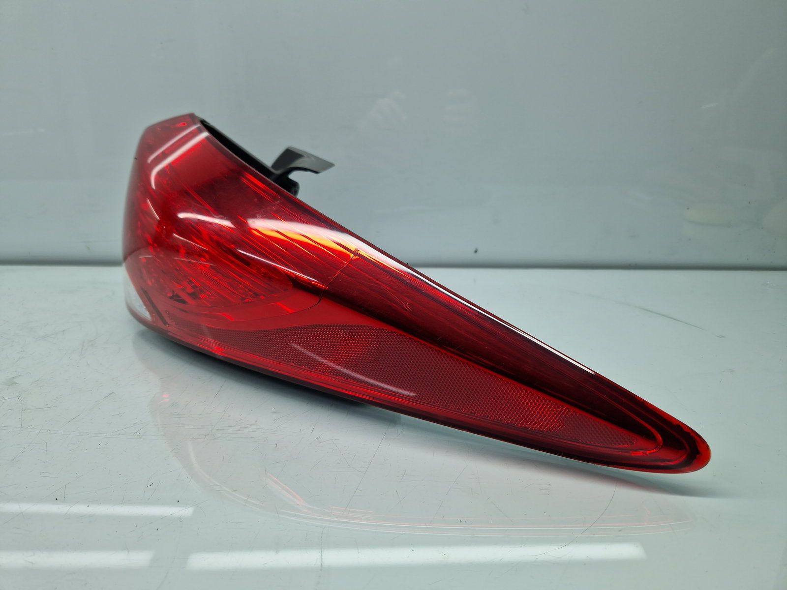 Stop aripa dreapta Hyundai i40 Wagon [Fabr 2012-2019] 92402-3Z000 - imagine 2