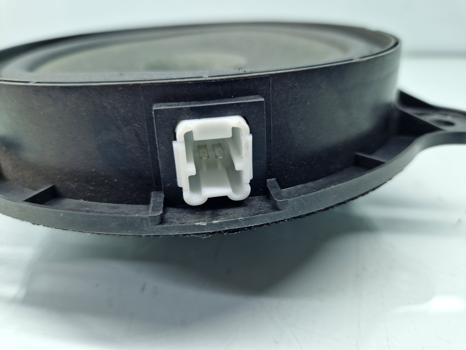 Boxa stanga spate Nissan X-Trail (T32) [Fabr 2013-prezent] 281563S00A - imagine 2