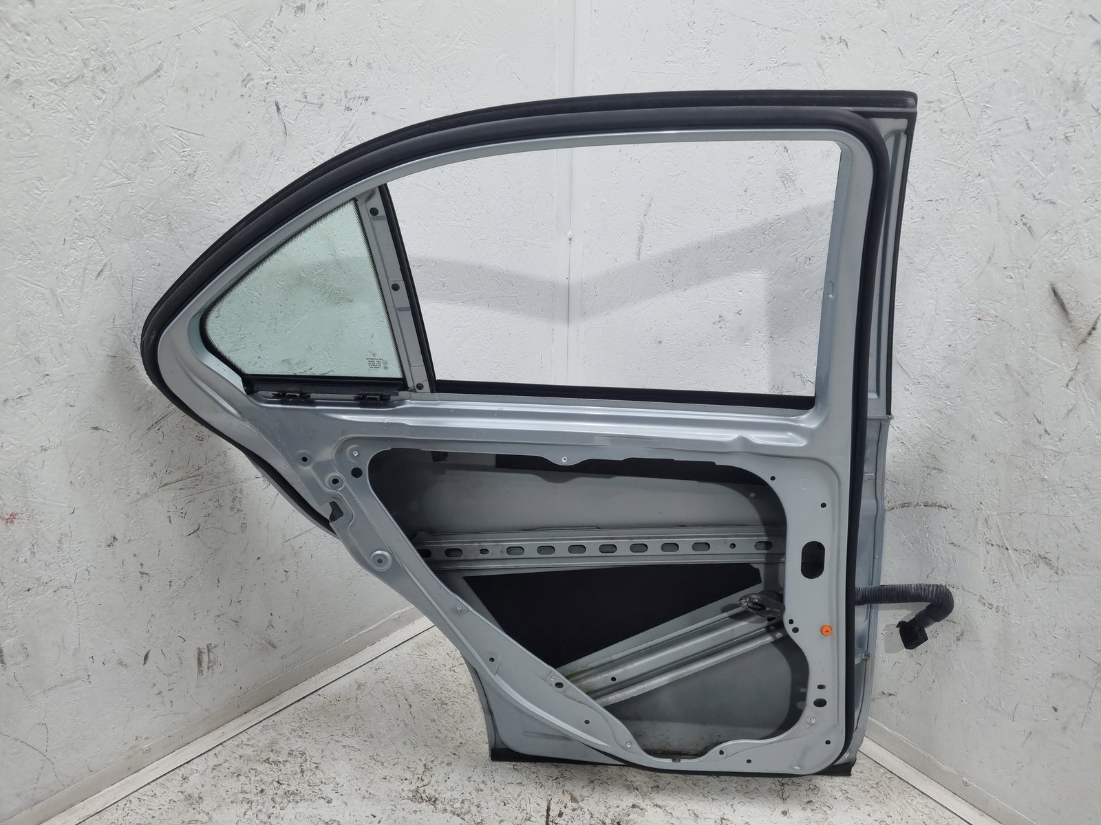 Usa stanga spate Mercedes Clasa C (W204) [Fabr 2007-2014] Berlina Facelift, AMG 988U Argintiu Diamat - imagine 8