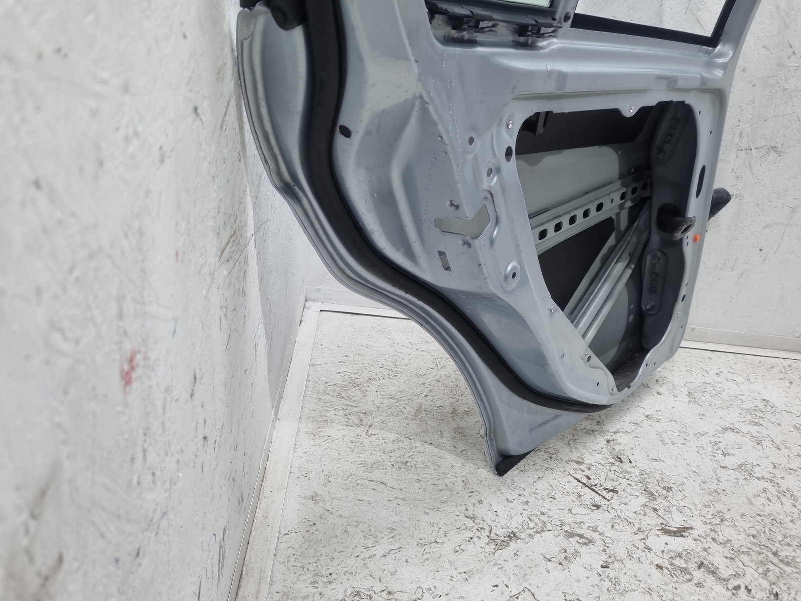 Usa stanga spate Mercedes Clasa C (W204) [Fabr 2007-2014] Berlina Facelift, AMG 988U Argintiu Diamat - imagine 10