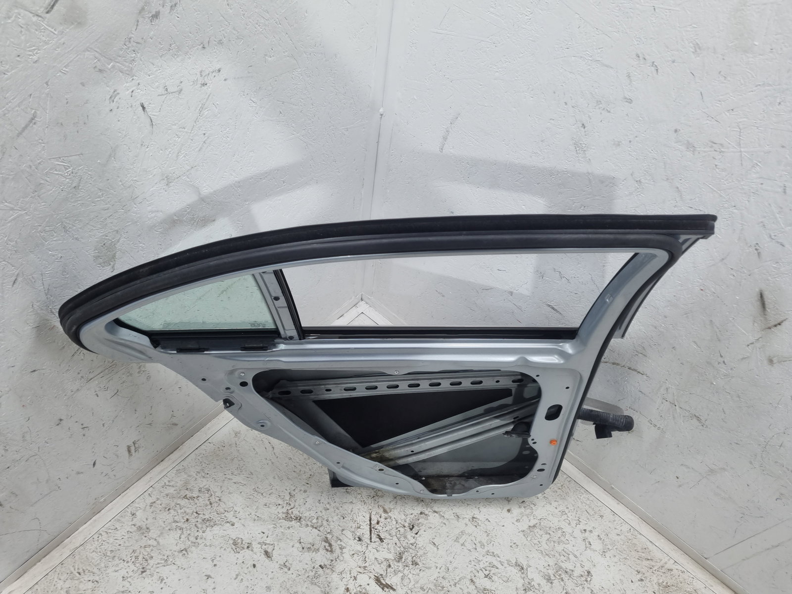 Usa stanga spate Mercedes Clasa C (W204) [Fabr 2007-2014] Berlina Facelift, AMG 988U Argintiu Diamat - imagine 11