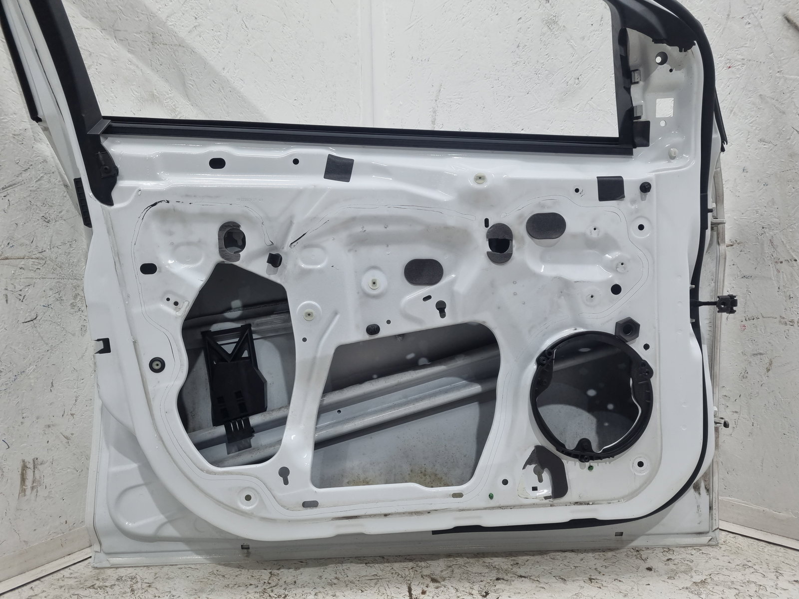 Usa stanga fata Ford Focus 3 [Fabr 2010-2018] Frozen White - imagine 2