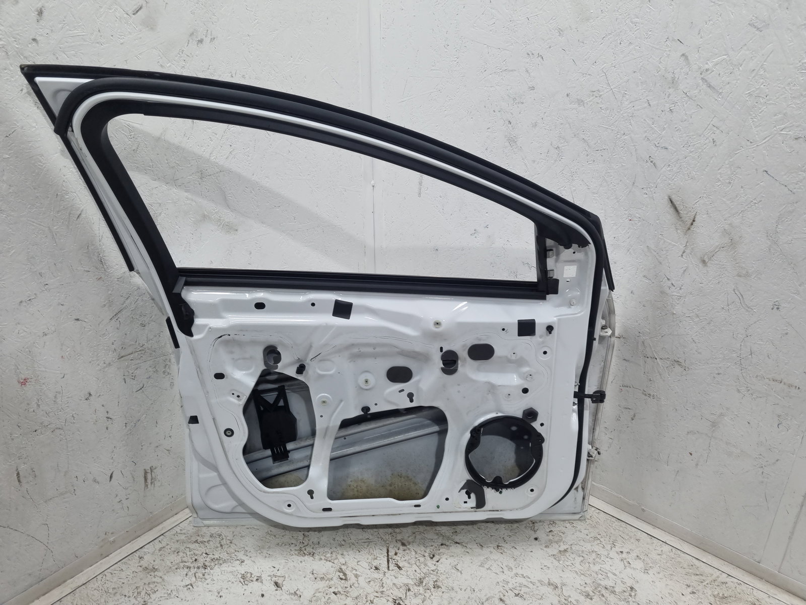 Usa stanga fata Ford Focus 3 [Fabr 2010-2018] Frozen White - imagine 3