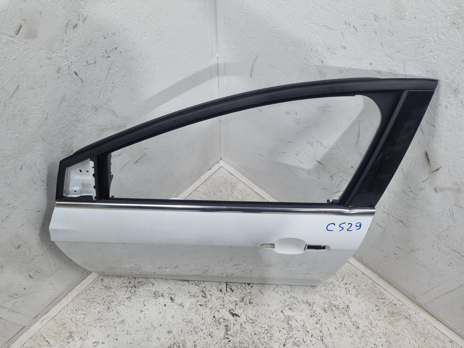 Usa stanga fata Ford Focus 3 [Fabr 2010-2018] Frozen White - imagine 6