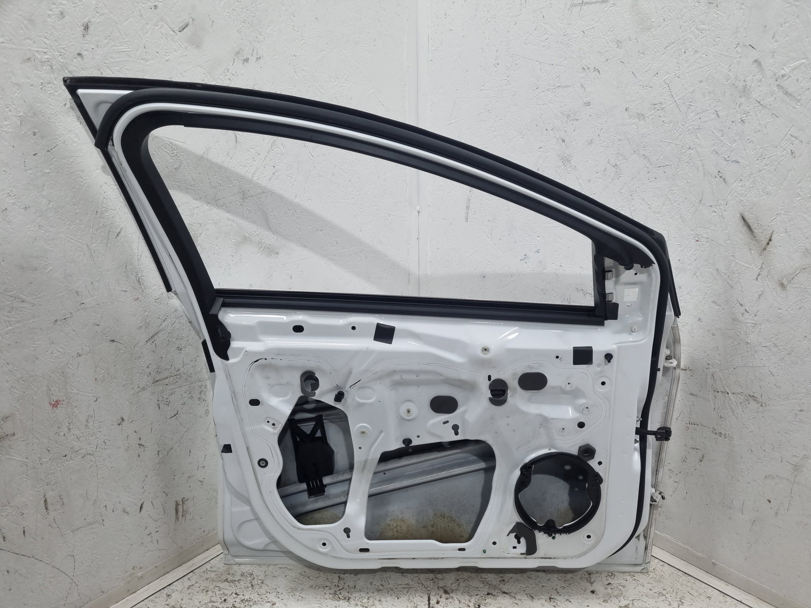 Usa stanga fata Ford Focus 3 [Fabr 2010-2018] Frozen White - imagine 8