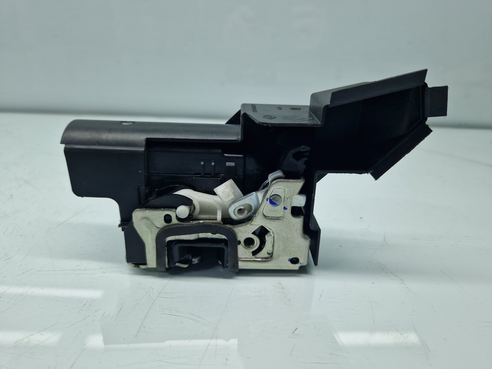 Broasca usa dreapta fata Dacia Duster [Fabr 2010-2017] SUV Facelift 805024978R - imagine 1