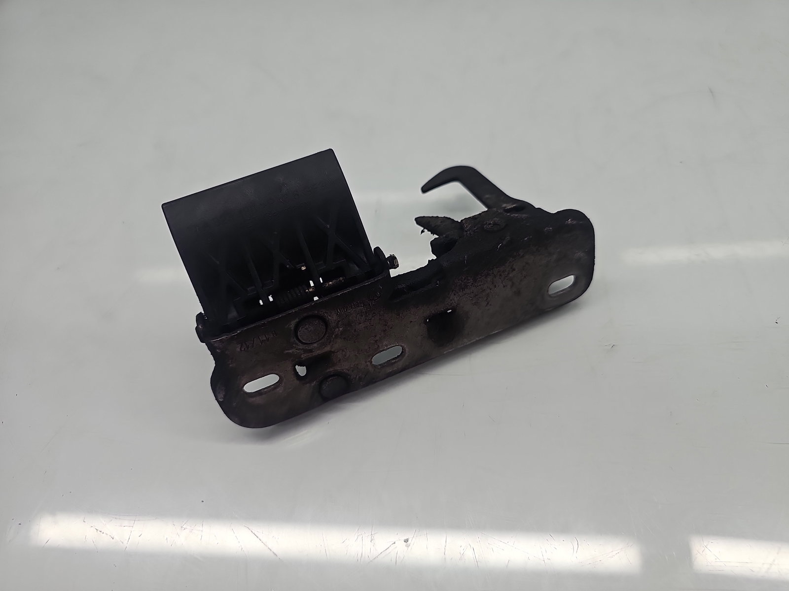 Maner deschidere capota Volkswagen Passat B7 (365) [Fabr 2010-2014] Break OEM - imagine 4