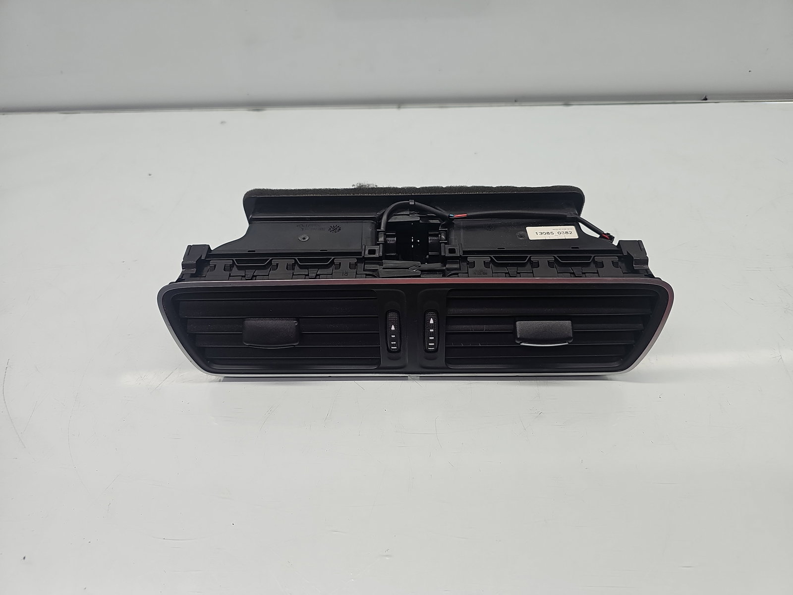 Grila aerisire centrala Volkswagen Passat B7 (365) [Fabr 2010-2014] 3AC819728A - imagine 1