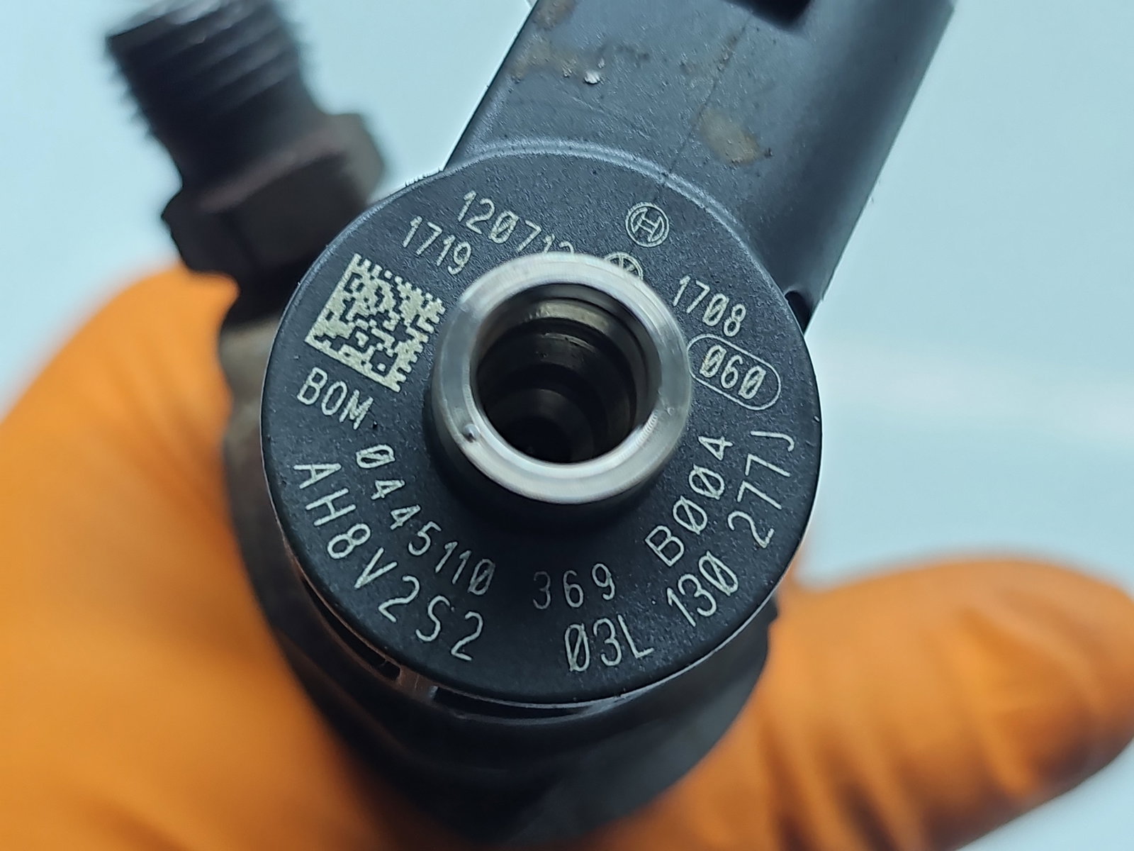 Injector AUDI A3 Sportback (8PA) [Fabr 2004-2013] 03L130277J, 0445110369 2.0 TDI CFFB 103KW / 140CP - imagine 4