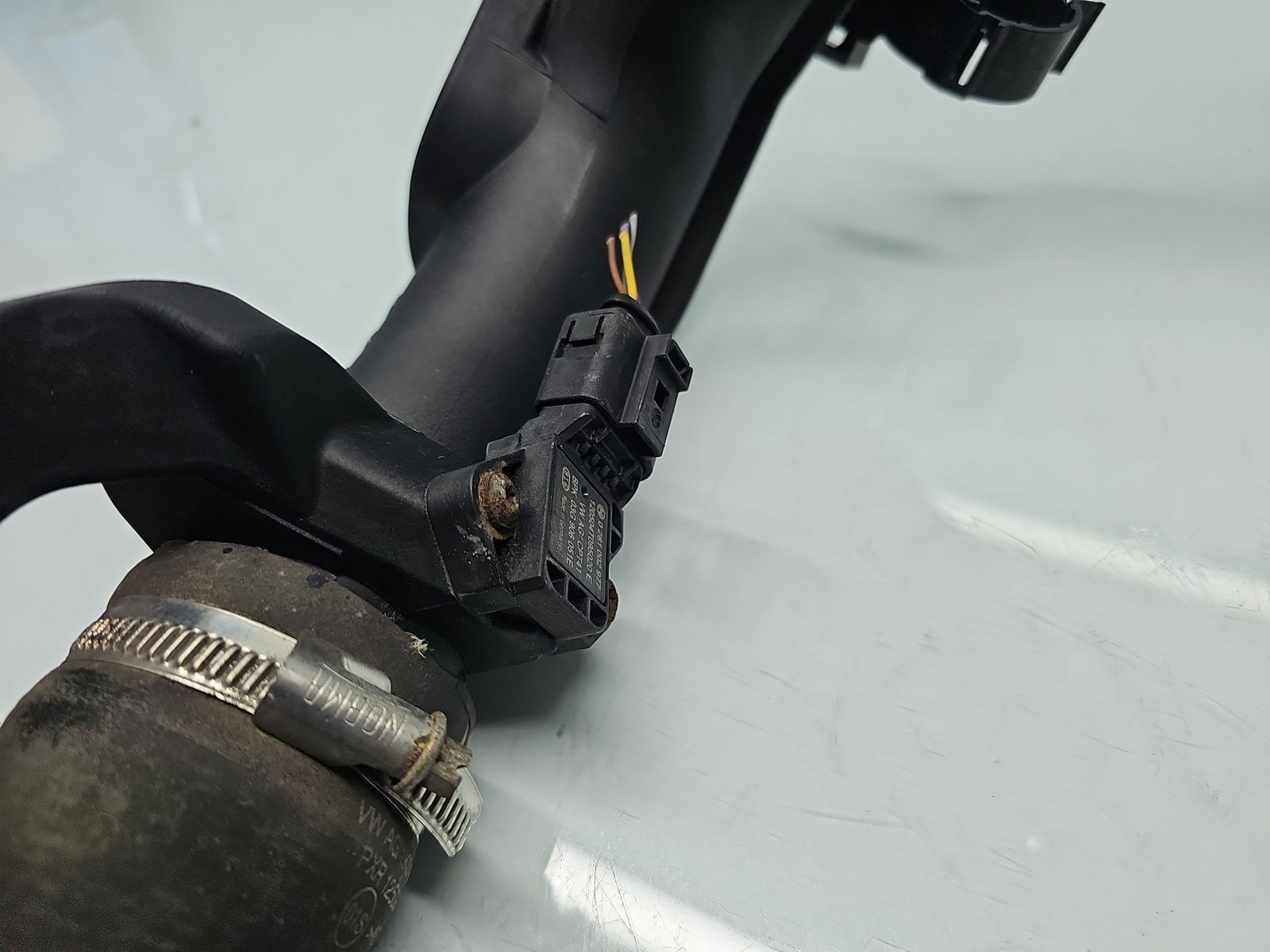 Tub intercooler Volkswagen Golf 6 (5K1) [Fabr 2009-2013] 1K0145770AE 2.0 TDI CFFB 103KW / 140CP - imagine 3