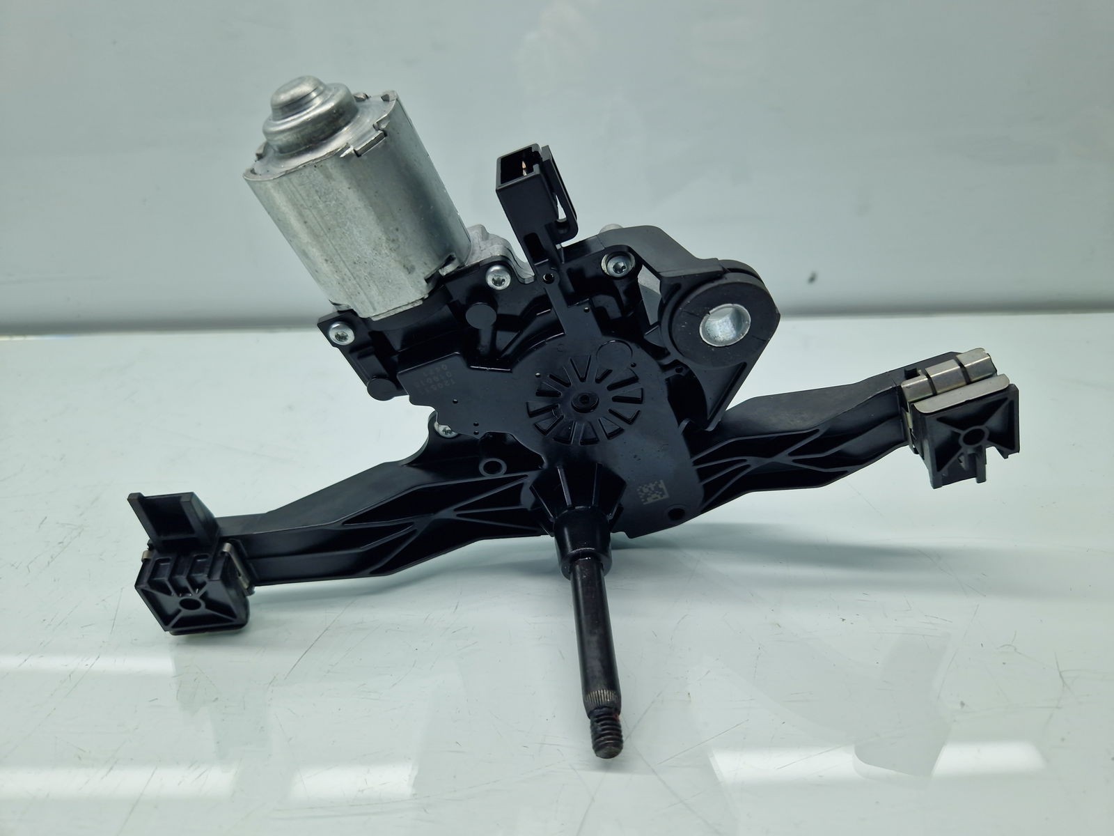 Motoras stergator haion Opel Corsa E [Fabr 2014-prezent] 39176498 - imagine 5