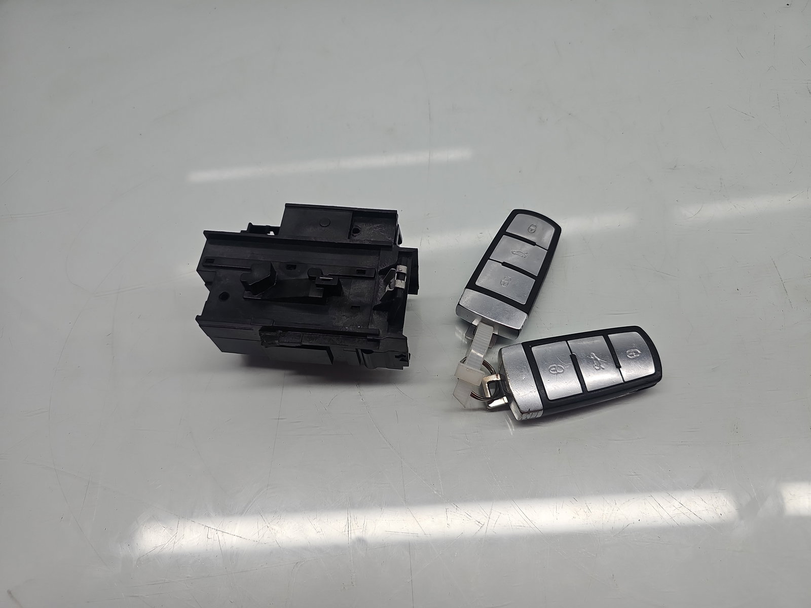 Contact cu cheie Volkswagen Passat B7 (365) [Fabr 2010-2014] 3C0950843AD 2.0 TDI CFFB 103KW / 140CP - imagine 2