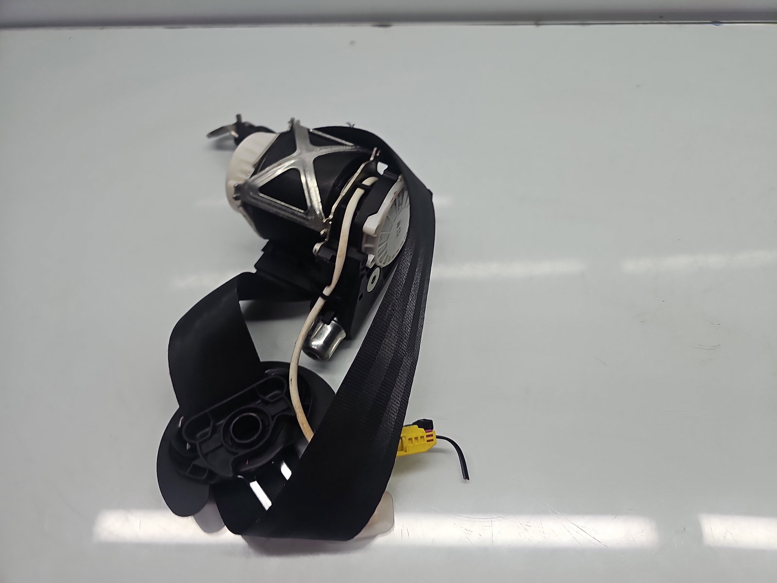 Centura stanga fata Volkswagen Passat B7 (365) [Fabr 2010-2014] 3C1857705Q - imagine 3