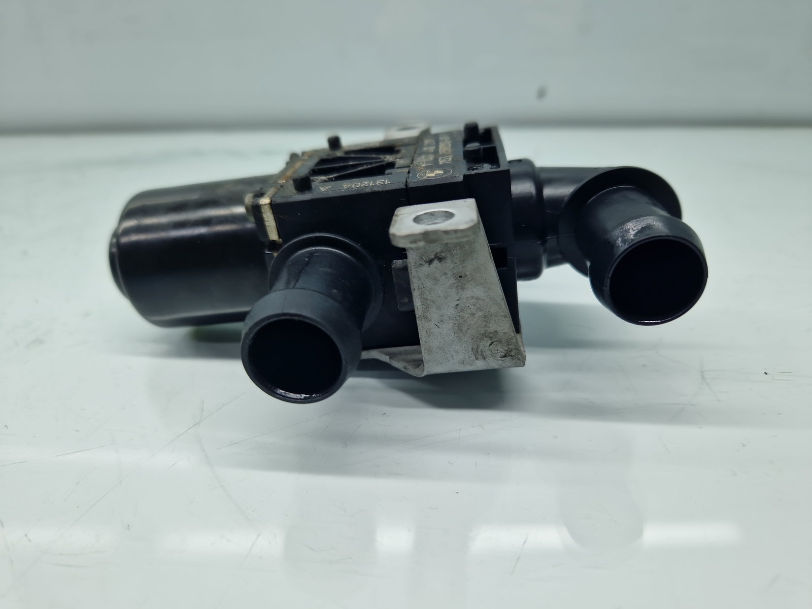 Pompa recirculare apa Bmw 5 (F10) [Fabr 2011-2016] 8572513-01 2.0 N47D20 135KW / 184CP - imagine 3