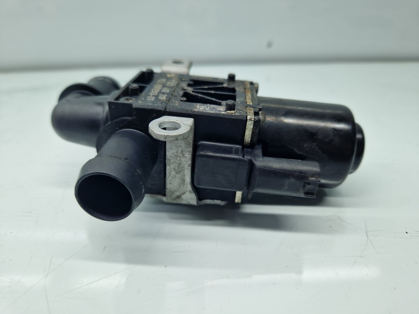 Pompa recirculare apa Bmw 5 (F10) [Fabr 2011-2016] 8572513-01 2.0 N47D20 135KW / 184CP - imagine 4