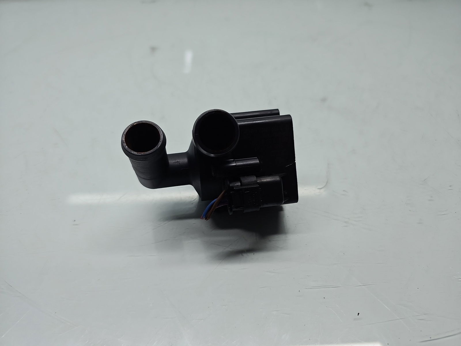 Pompa recirculare apa Volkswagen Tiguan (5N) [Fabr 2007-2016] 5N0965561 2.0 TDI CFFB 103KW / 140CP - imagine 3