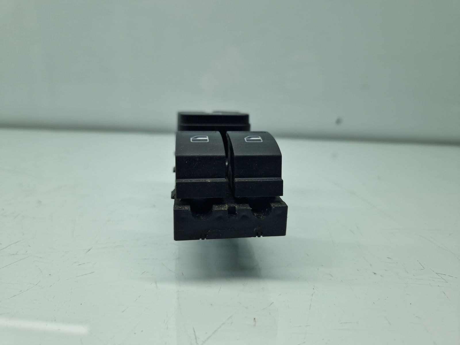 Butoane comanda geamuri sofer Volkswagen Passat B7 (362) [Fabr 2010-2014] 1K4959857B - imagine 4