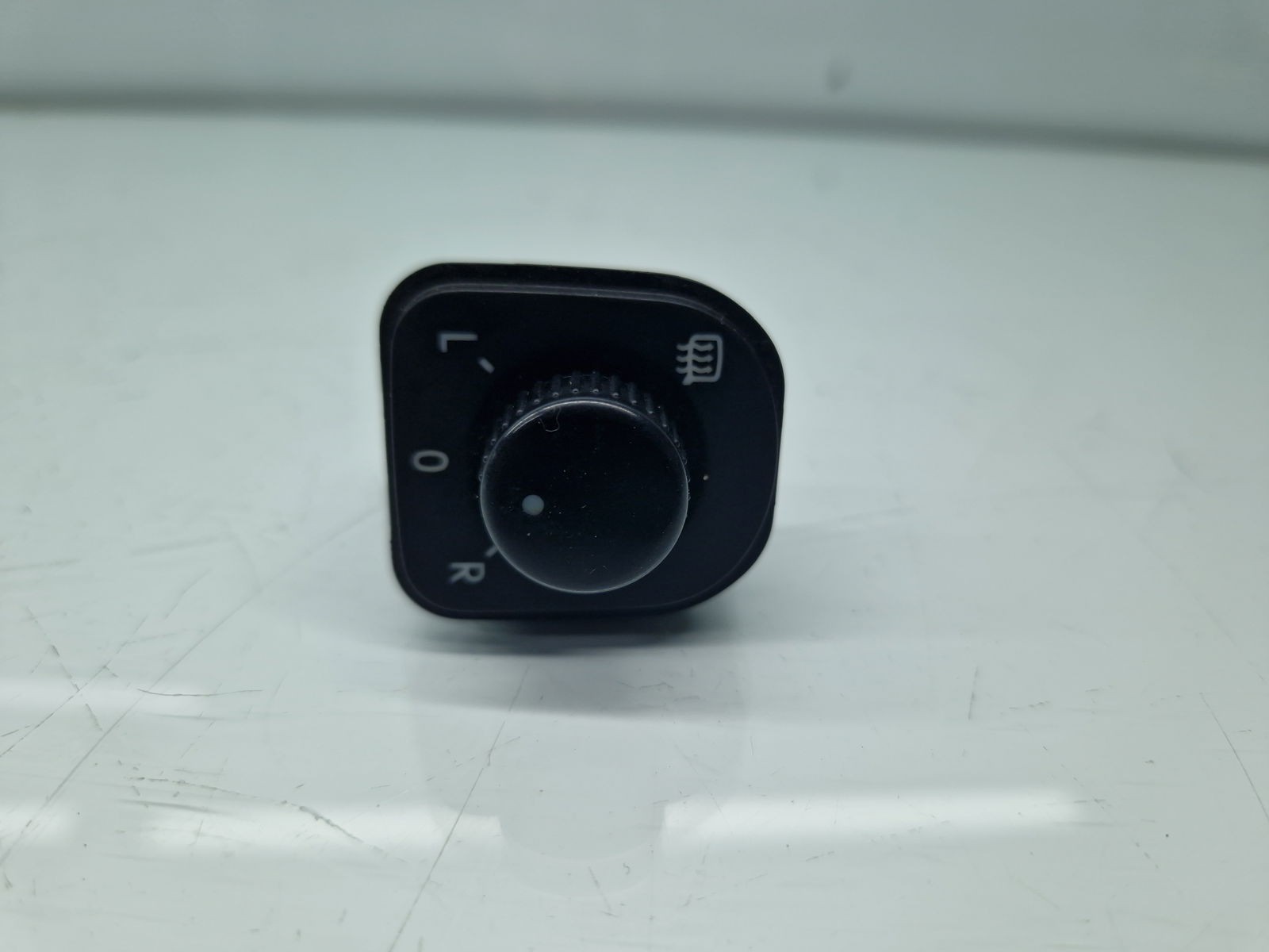 Buton reglaj oglinzi Volkswagen Passat B7 (362) [Fabr 2010-2014] 1K0959565L - imagine 1