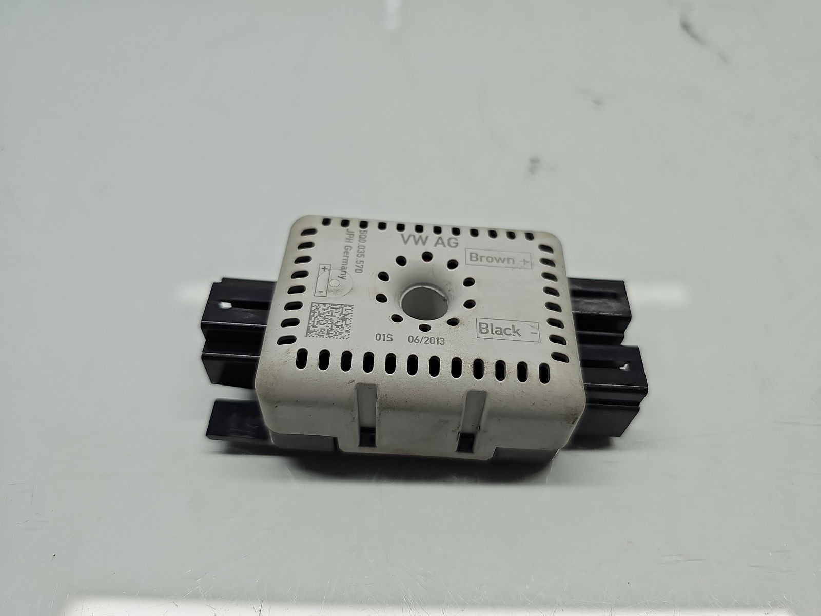 Amplificator antena Seat Leon (5F1) [Fabr 2012-2018] 5Q0035570 - imagine 1