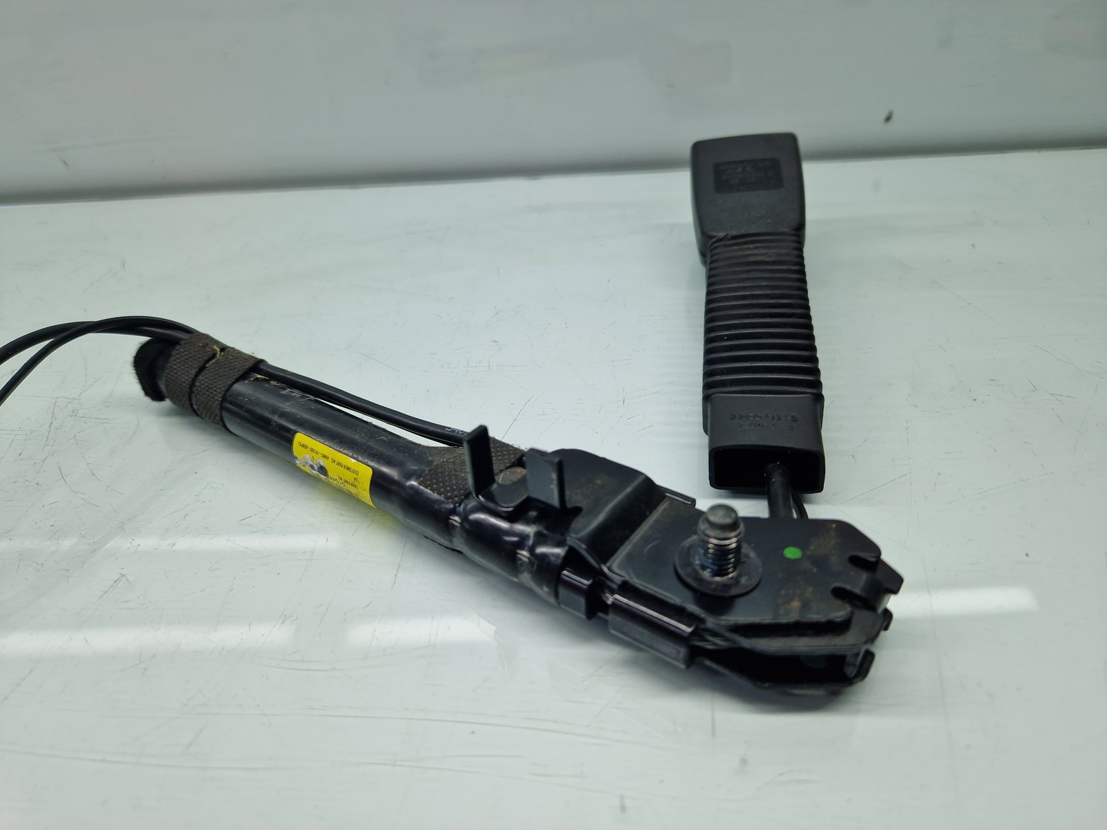 Capsa centura stanga fata Jaguar XF (X250) [Fabr 2008-2015] Facelift AW83-F61203 - imagine 1