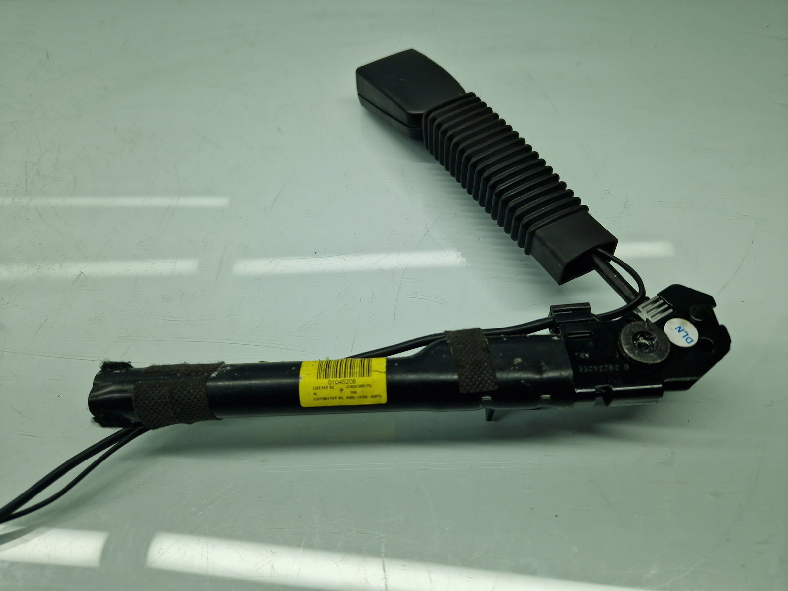 Capsa centura dreapta fata Jaguar XF (X250) [Fabr 2008-2015] Facelift AW83-F61202 - imagine 2