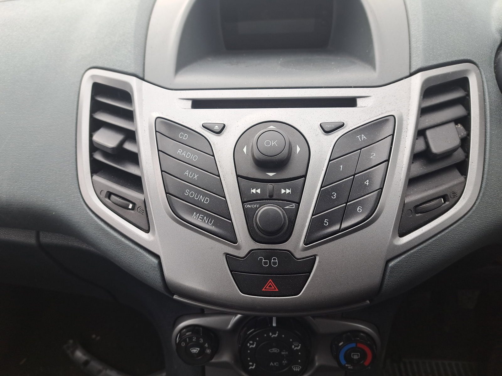 Radio CD Ford Fiesta 6 [Fabr 2008-2019] OEM