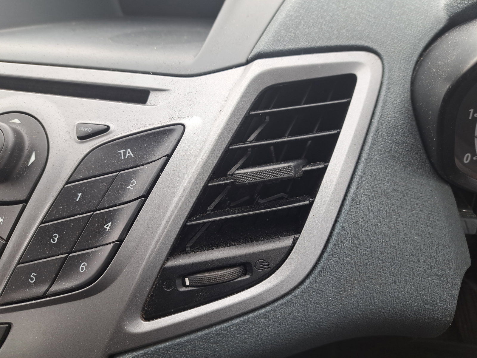 Grila aerisire centrala dreapta Ford Fiesta 6 [Fabr 2008-2019] O - imagine 2