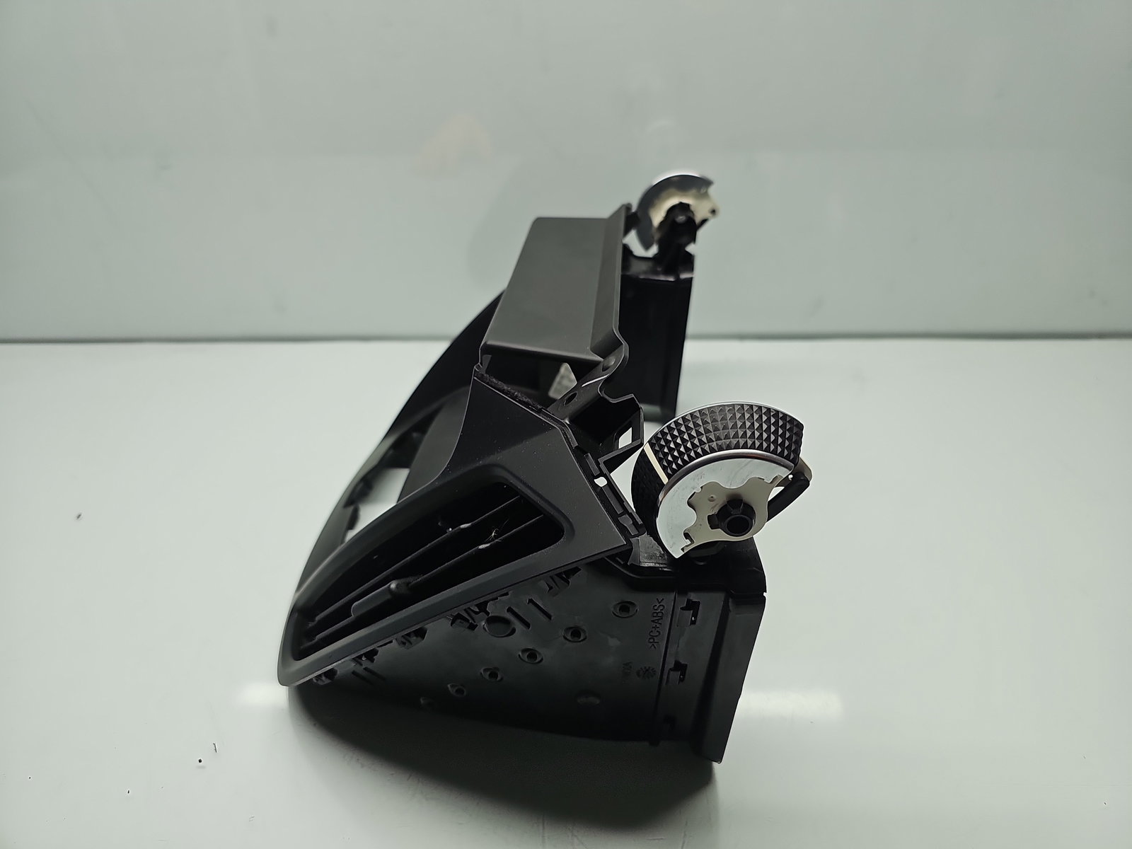 Grila aerisire centrala Ford Kuga II [Fabr 2012-prezent] GV41-18835-BEW - imagine 2