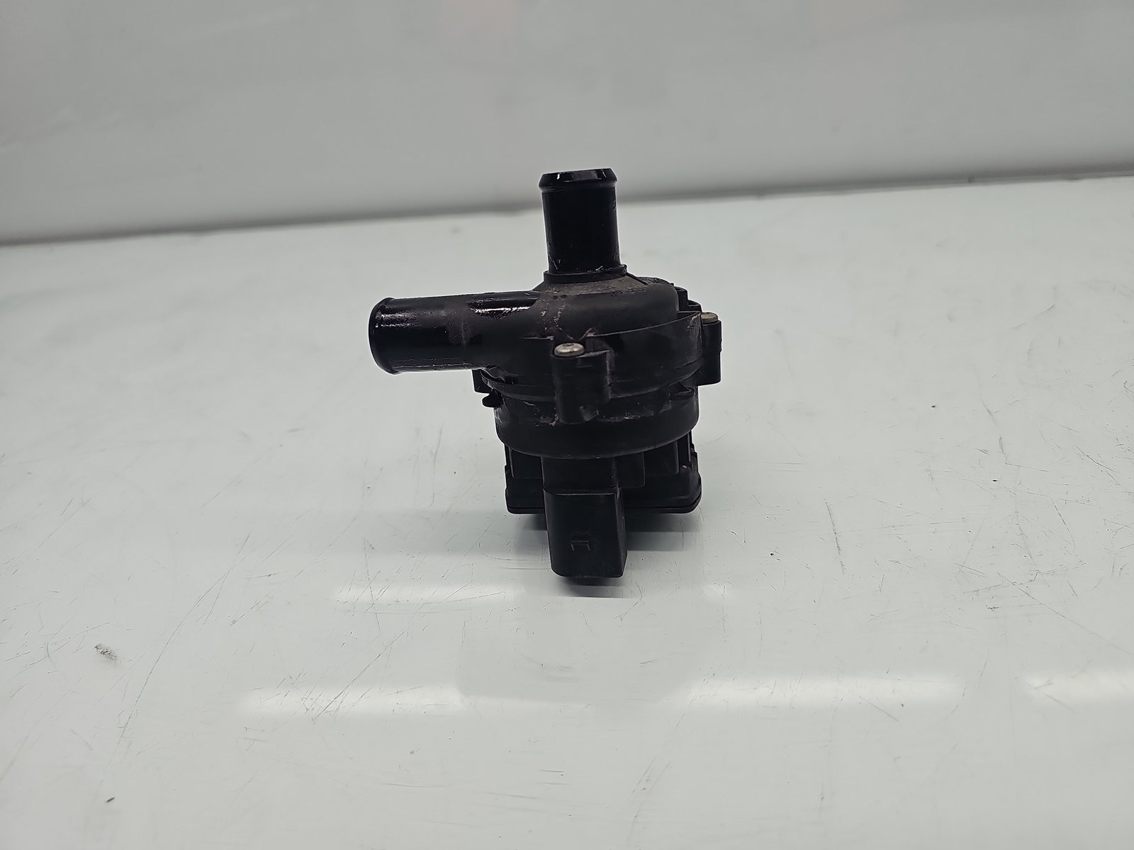 Pompa recirculare apa Mercedes Clasa A (W177) [Fabr 2019-2024] A2118350364 1.4 Benz 282914 120KW / 163CP - imagine 2