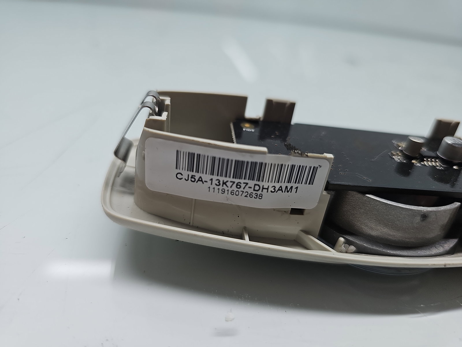 Plafoniera spate Ford Kuga II [Fabr 2012-prezent] SUV Facelift CJ5A-13K767-DH - imagine 4