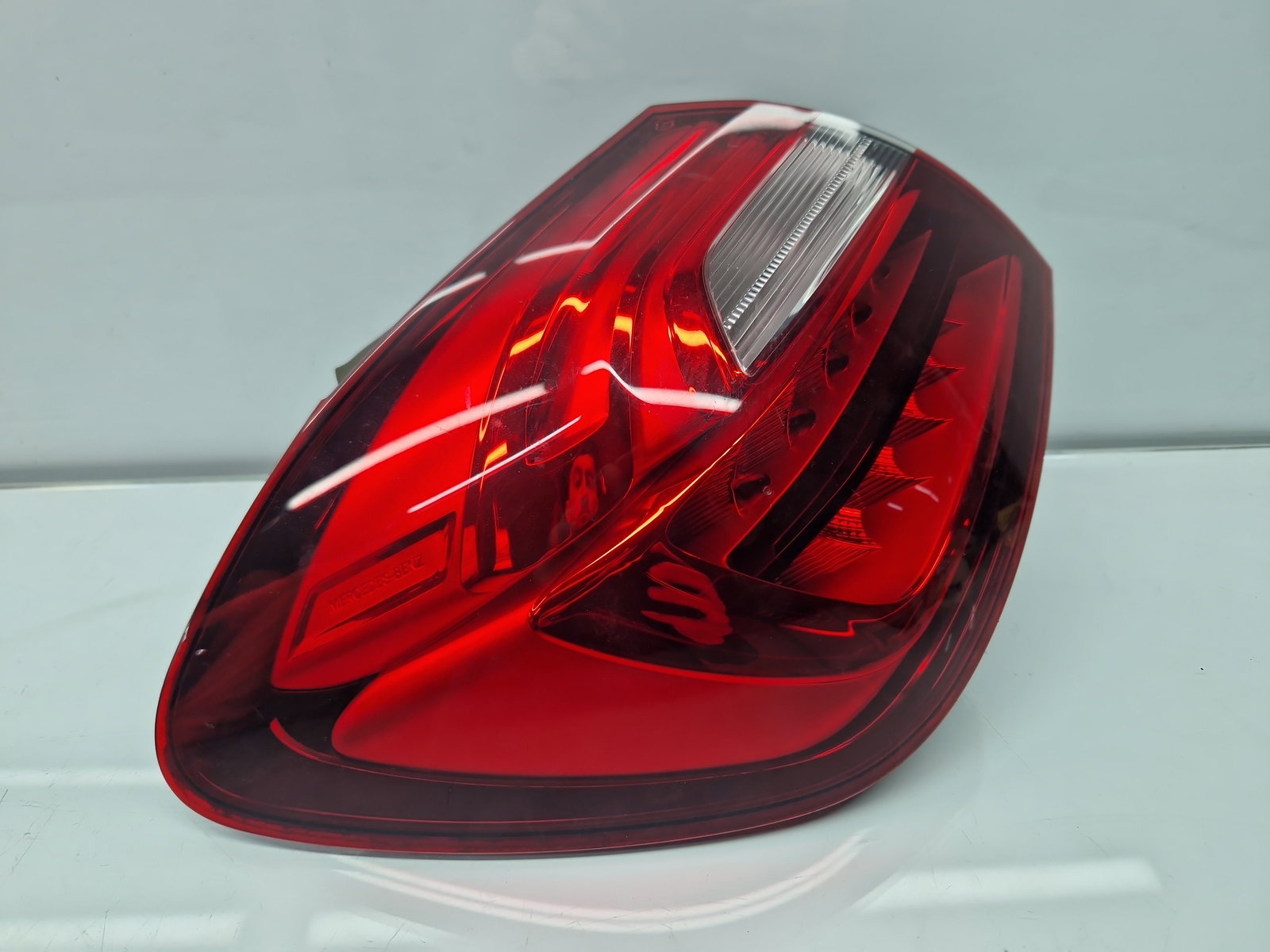 Stop aripa stanga Mercedes Clasa A (W177) [Fabr 2019-2024] A1779067902 - imagine 2