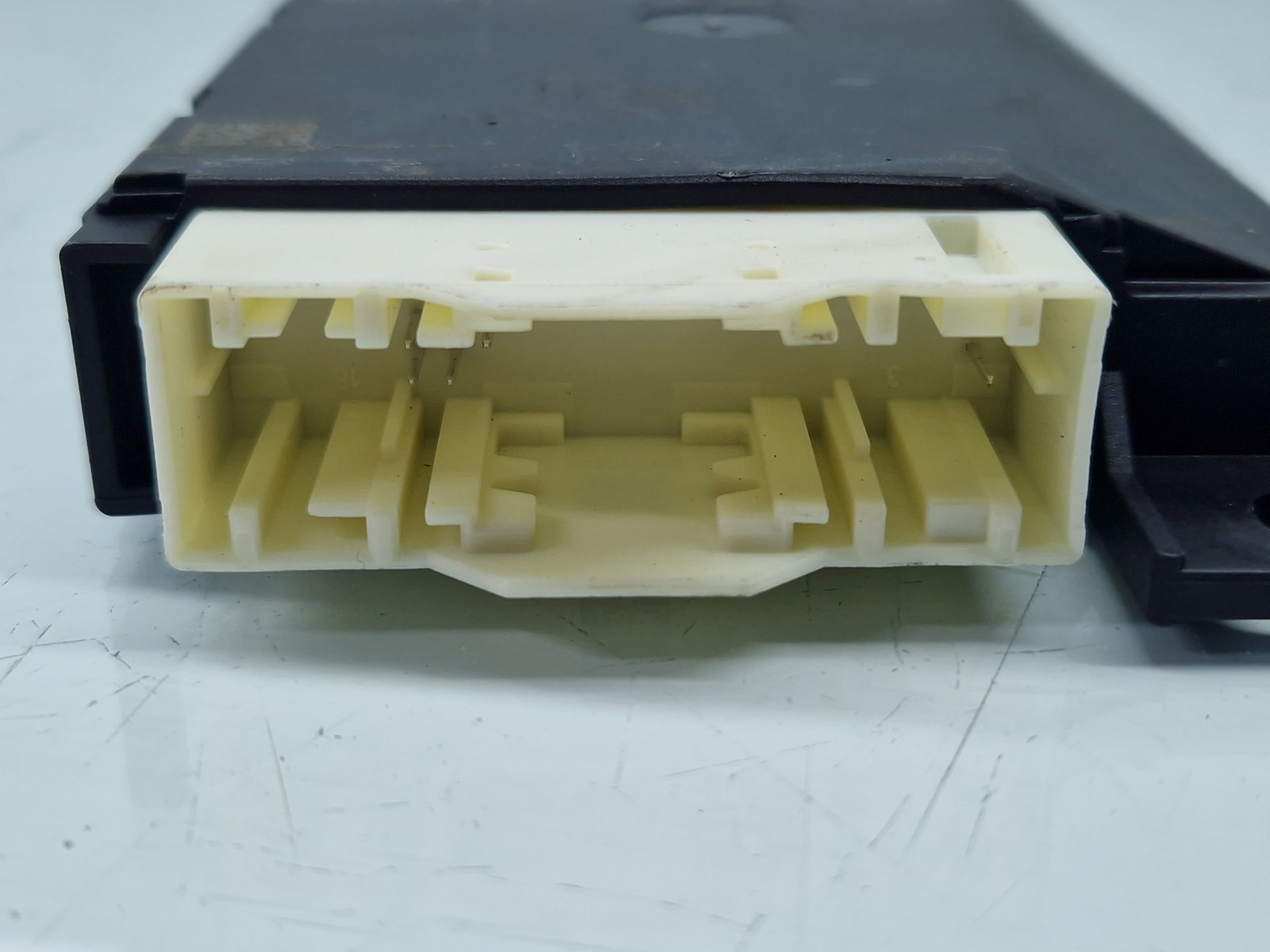 Modul confort Mercedes Clasa A (W177) [Fabr 2019-2024] A1679006912 - imagine 4