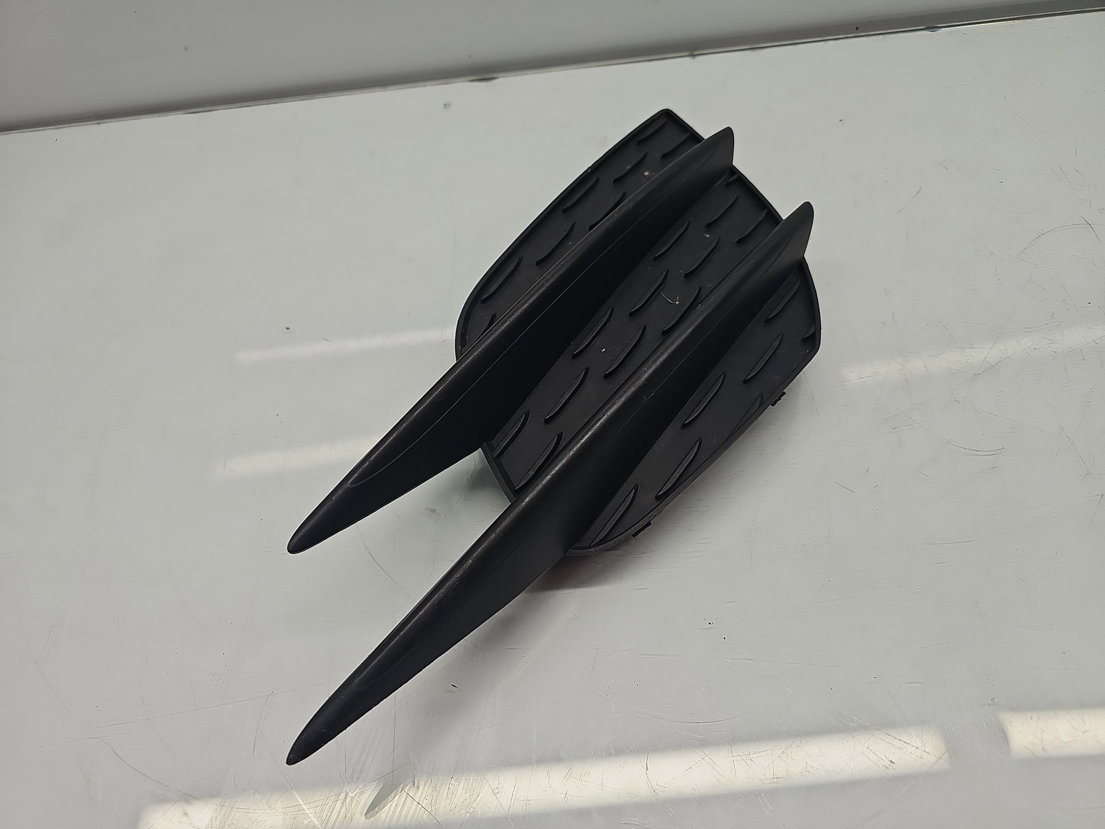 Grila proiector dreapta Mercedes Clasa A (W177) [Fabr 2019-2024] Berlina AMG A1778858400 - imagine 2